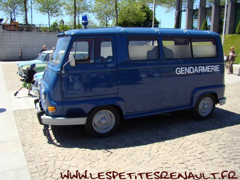 Les Petites Renault Estafette Vitr e Gendarmerie 1973 les-petites-renault-estafette-vitr-e-gendarmerie-1973